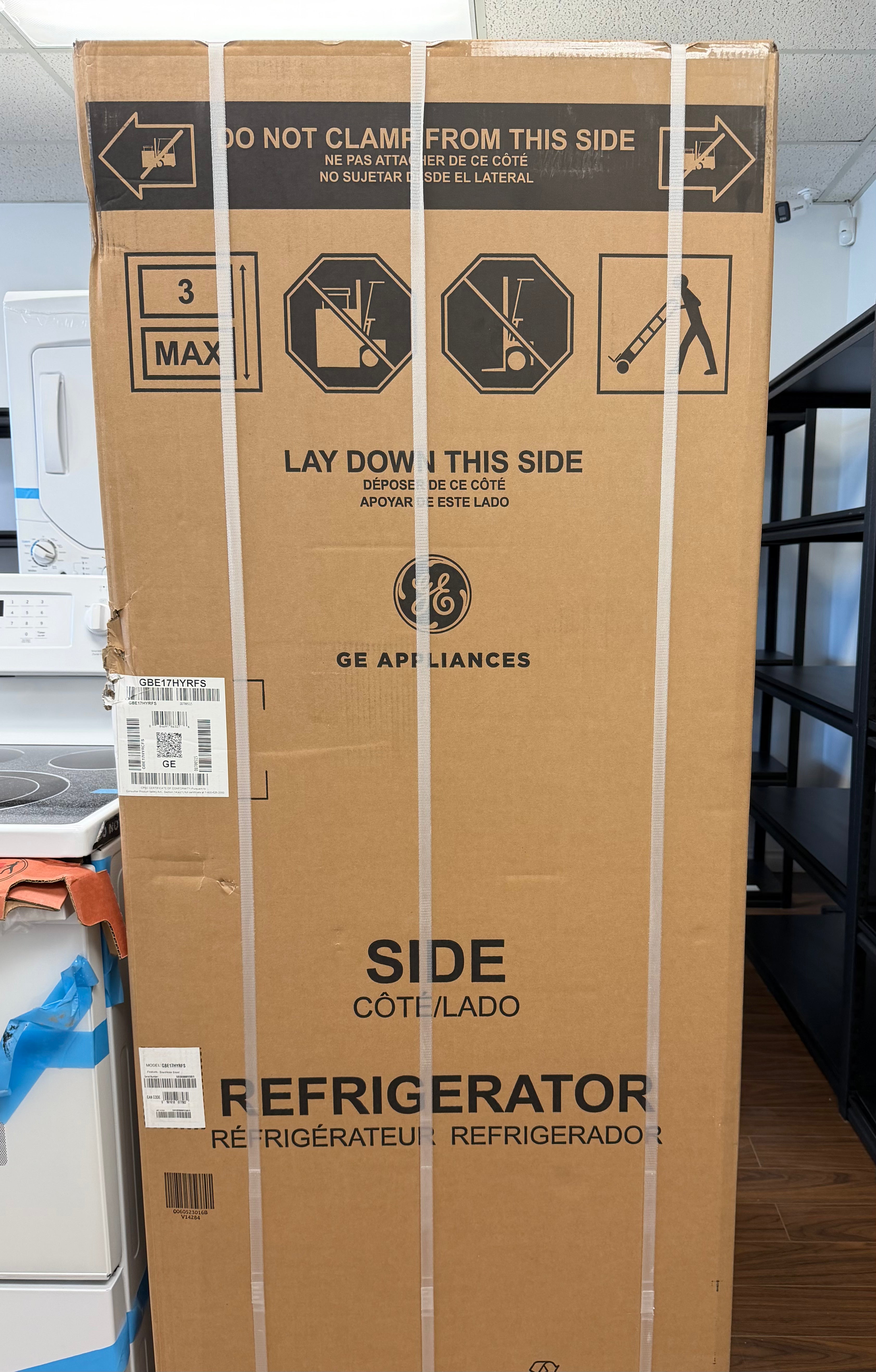 Brand new GE Refrigerator Bottom Mount